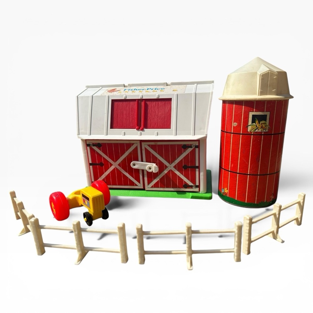 VTG Fisher Price Family Play Farm 1986 Barn w/ Mooing Door & 1968 Silo + Tractor